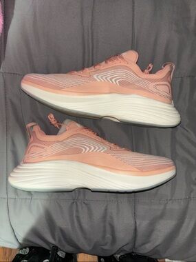 APL Men’s Blush/ivory size 12